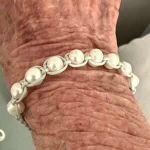 Elegant White Beaded Bracelet